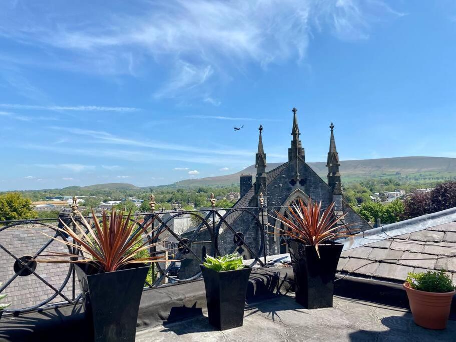 Boutique Penthouse Apartment With Rooftop Terrace Clitheroe Exterior foto